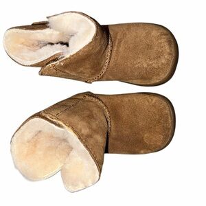 UGG Australia keelan tan suede Baby Boots Size 4/5 EEUC